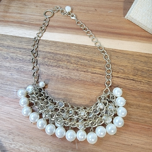 Francesca's Faux pearl and clear faceted bead chunky statement necklace - Picture 9 of 15
